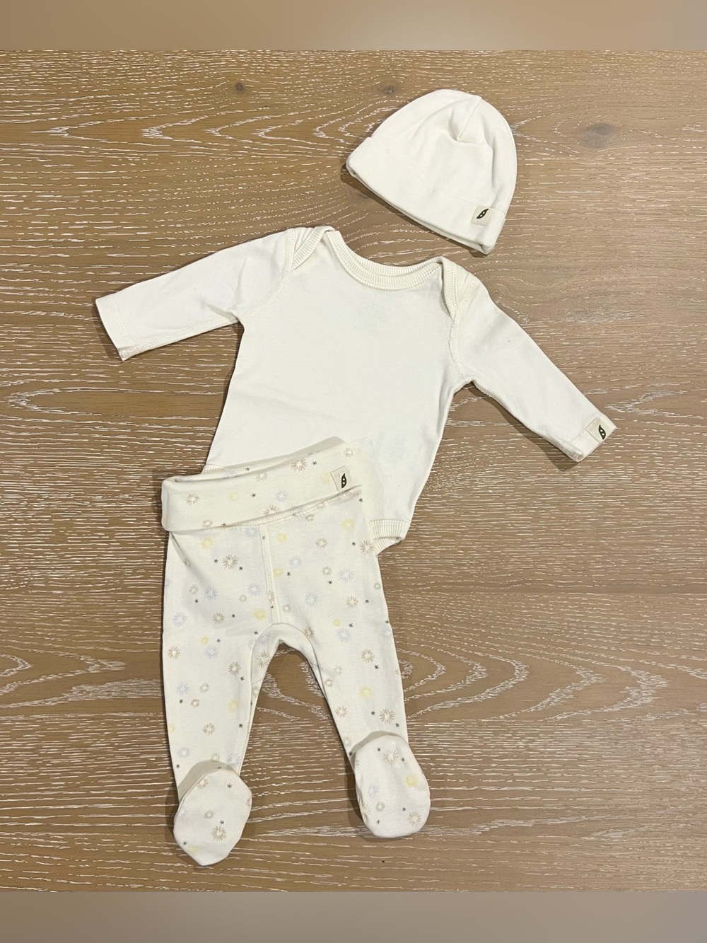 Easy Peasy Organic Cotton Newborn 3-Piece Baby Set Bodysuit Pants Hat Ivory NWOT
